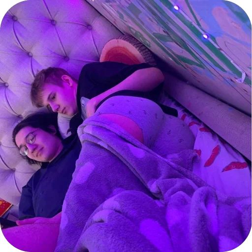 Стикер SKVADTOPOVYHFEMINISTOK - 1