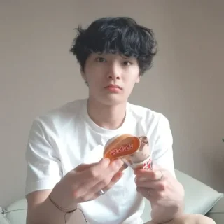 Стикер [SKZ VLOG] 아이엔(I.N) : I.N의 퐁당로그 4@SKZSTICKERS - 1
