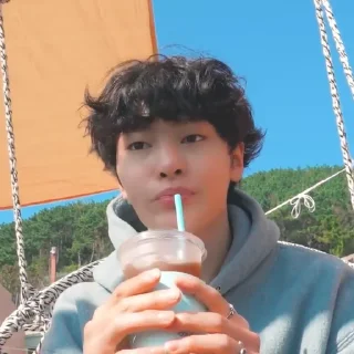 Стикер [SKZ VLOG] 아이엔(I.N) : I.N의 퐁당로그 4@SKZSTICKERS - 11