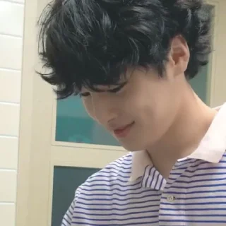 Стикер [SKZ VLOG] 아이엔(I.N) : I.N의 퐁당로그 4@SKZSTICKERS - 6