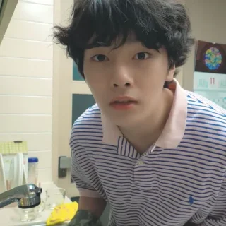 Стикер [SKZ VLOG] 아이엔(I.N) : I.N의 퐁당로그 4@SKZSTICKERS - 5