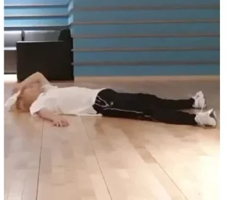 Стикер Бродячие дети лучшие - 0