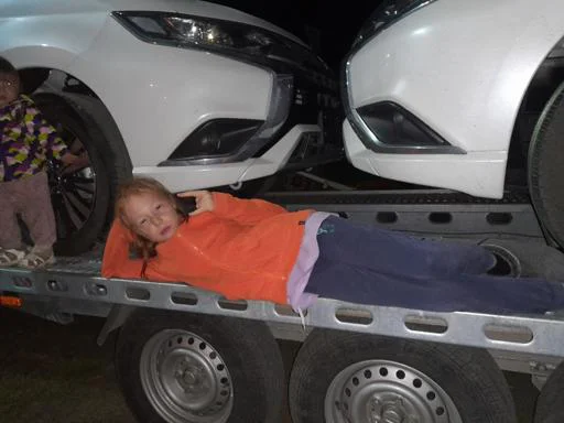 Sticker SRaG1Q9NRZ_by_Stikerhi_bot - 1