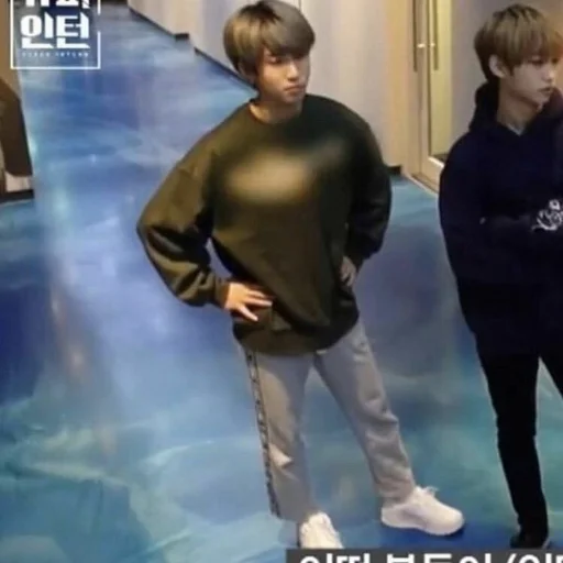 Человек одежда СМС