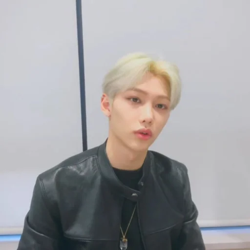 Стикер ,Lee felix Vlive. @STRAY_KIDS - 3