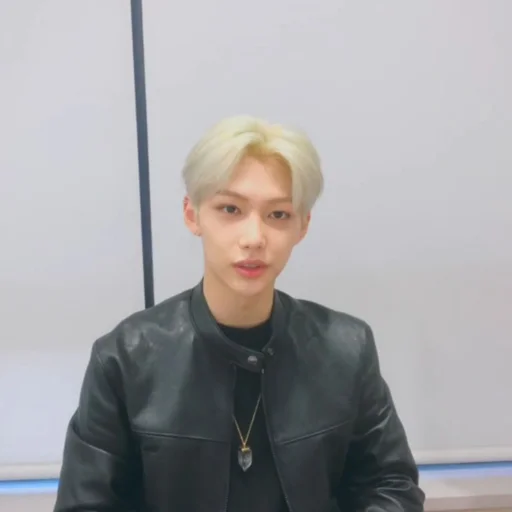 Стикер ,Lee felix Vlive. @STRAY_KIDS - 1