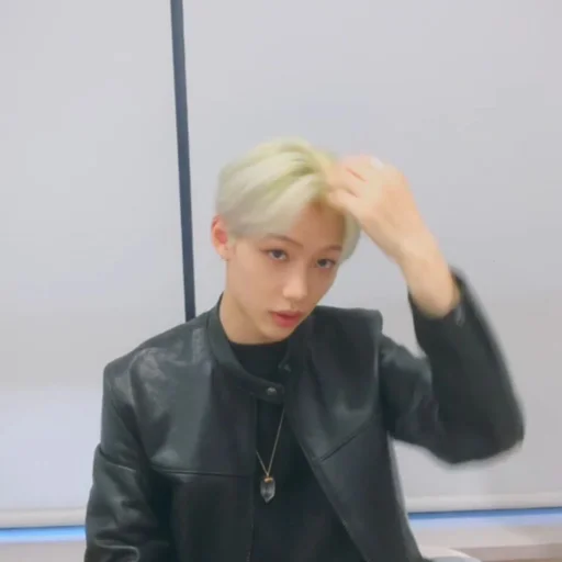 Стикер ,Lee felix Vlive. @STRAY_KIDS - 0