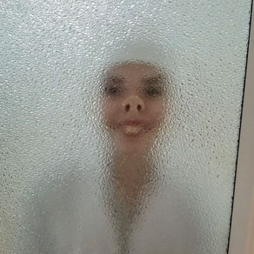 стена человеческое лицо ванна