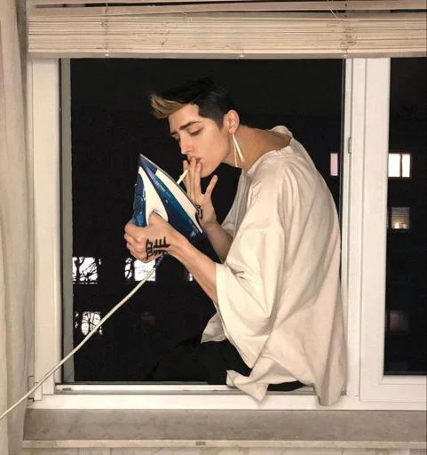 Стикер SckQWxbugI_by_katalog_stik_bot - 1