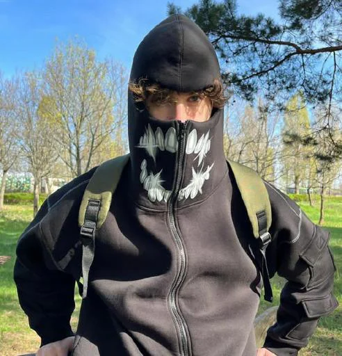 Sticker SgB0A6nXZx_by_Stikerhi_bot - 1