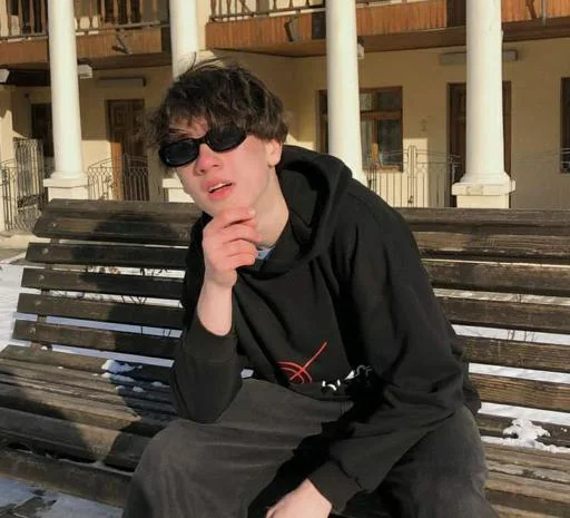 Sticker SgB0A6nXZx_by_Stikerhi_bot - 1