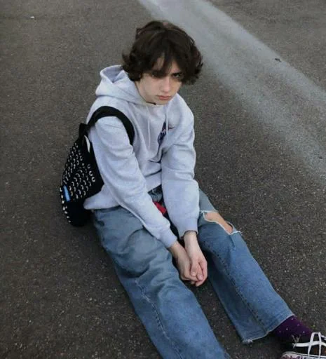 Стикер SgB0A6nXZx_by_Stikerhi_bot - 1