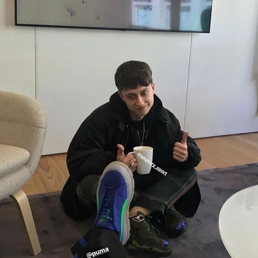 Человек обувь одежда