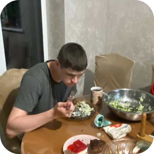 Человек комнатный еда