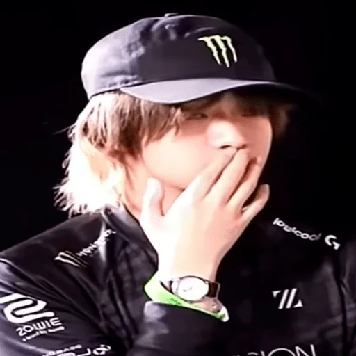 person fashion accessory clothing