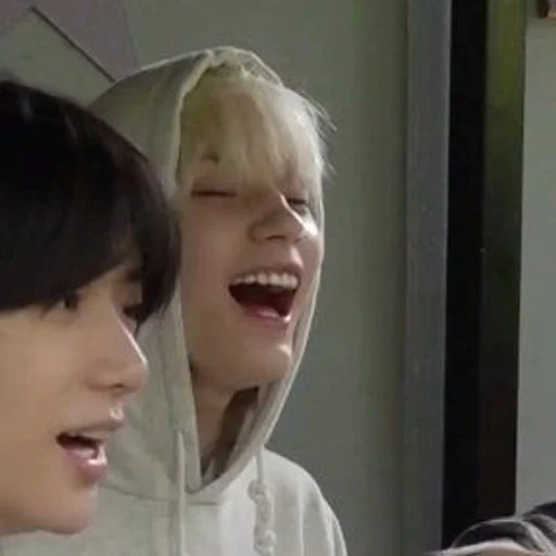 Стикер Hueningkai'one @stickerstxt :: @fStikBot - 6