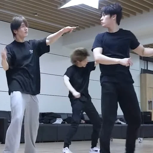 Человек спорт одежда