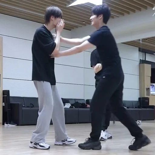 Человек одежда обувь