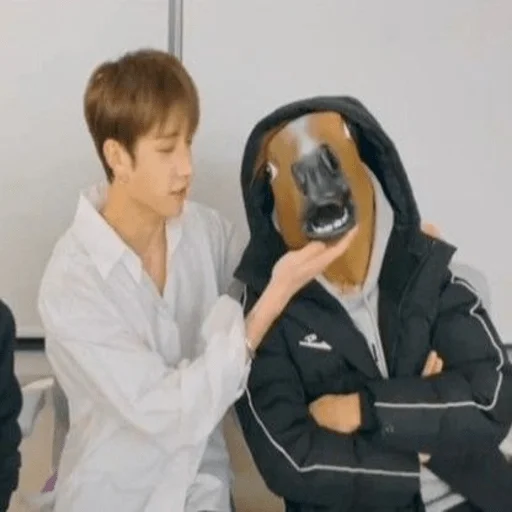 Человек стена одежда