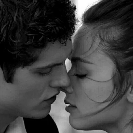 целовать Человек человеческое лицо