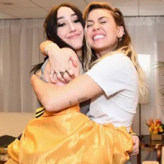 Стикер Miley's here - 3