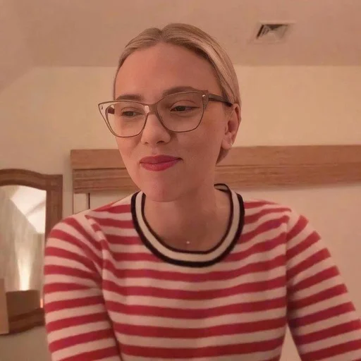 Стикер <любимка скарлетт> :: @fStikBot - 1