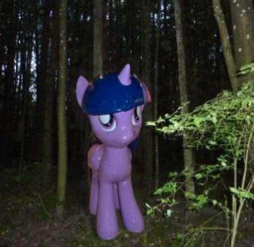 дерево на открытом воздухе игрушка