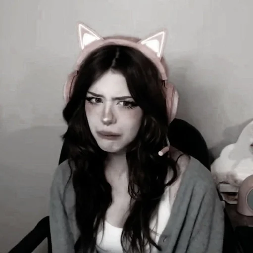 Стикер Hannah by @richkiiim :: @fStikBot - 8