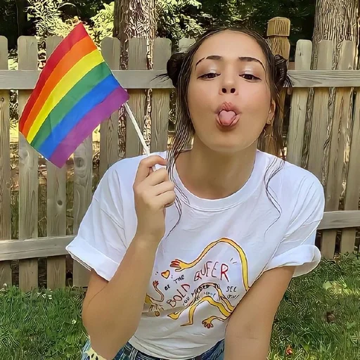 Человек на открытом воздухе радуга