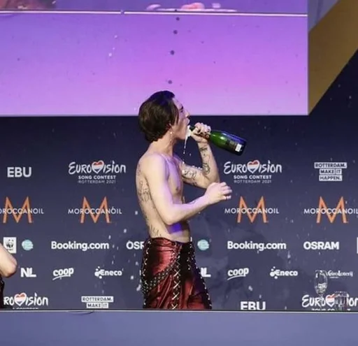 text clothing microphone