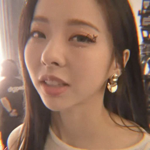 Стикер [🌻]]- Vivi @fancamstanf :: @fStikBot - 1