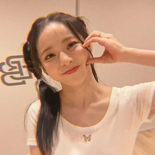 Стикер [🌻]]- Vivi @fancamstanf :: @fStikBot - 0