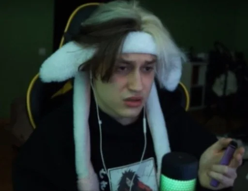 Человек человеческое лицо наушники