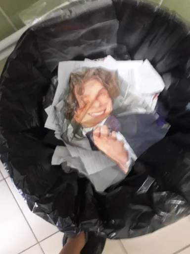 Стикер WaldoHymnsSpacy :: @fStikBot - 5