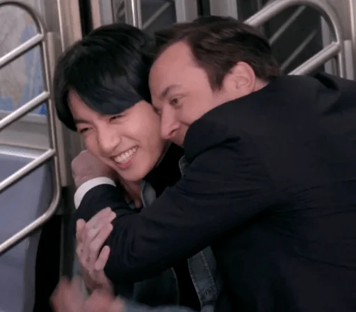 Человек человеческое лицо целовать