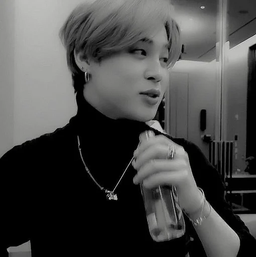 Человек комнатный стена