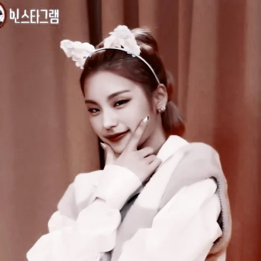 Sticker ˖ ་. YEJI ! ? ★ ▸ by @lomicor - 1