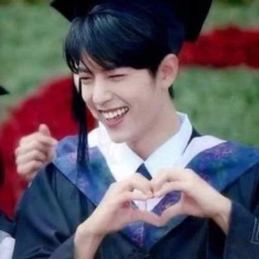 Человек академический костюм одежда