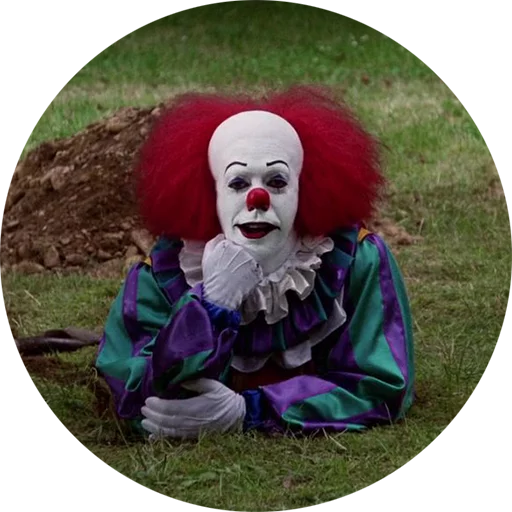 трава клоун на открытом воздухе