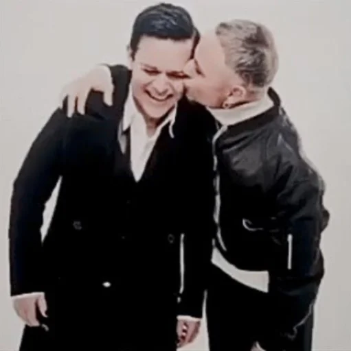 Стикер Yrixamalenikiu - 1