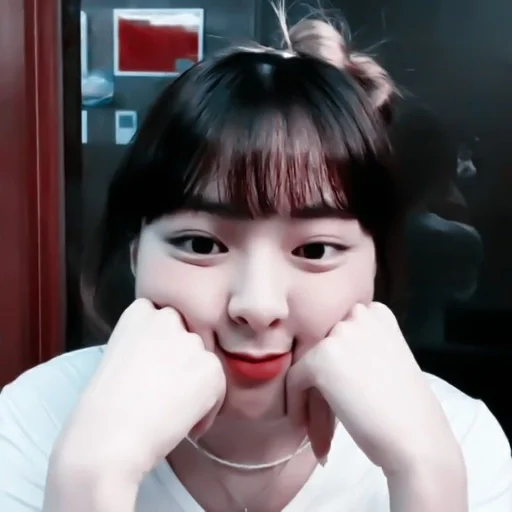 Стикер 𝘠𝘶𝘯𝘢 🐛 || @loveliwwws :: @fStikBot - 11