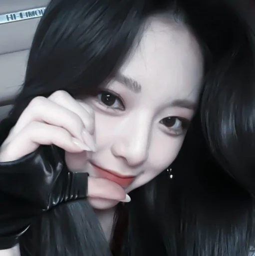 Стикер 𝘠𝘶𝘯𝘢 🐛 || @loveliwwws :: @fStikBot - 10