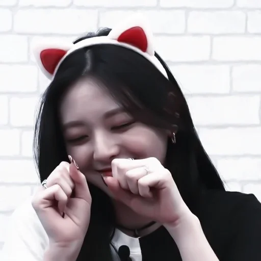 Стикер 𝘠𝘶𝘯𝘢 🐛 || @loveliwwws :: @fStikBot - 6