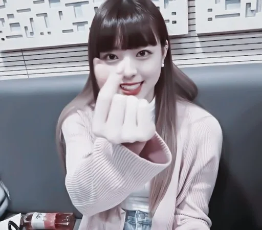 Стикер 𝘠𝘶𝘯𝘢 🐛 || @loveliwwws :: @fStikBot - 3