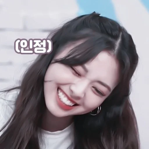 Стикер 𝘠𝘶𝘯𝘢 🐛 || @loveliwwws :: @fStikBot - 1