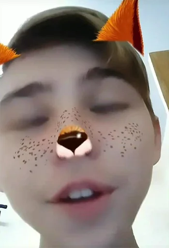 человеческое лицо губа ресница