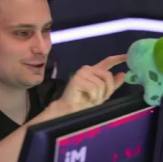 Стикер N A V I - 1