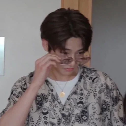 Человек человеческое лицо стена