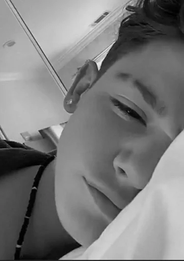 Человек человеческое лицо черно-белый