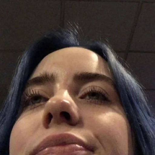 человеческое лицо губа бровь